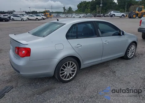 2007 Volkswagen Jetta Wolfsburg Edition z USA, uszkodzony, nr VIN 3VWEF71K97M157575